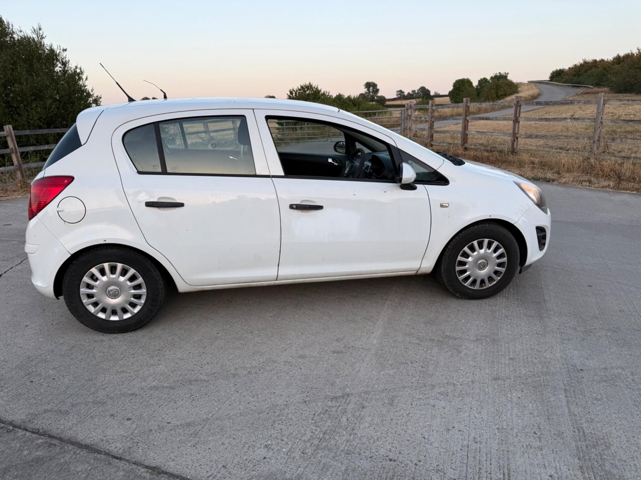 Vauxhall Corsa 1.3 CDTi ecoFLEX S Euro 5 (s/s) 5dr (A/C) — photo 59 of 74